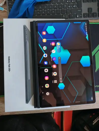 Tablet Samsung Galaxy Tab S10+ con teclado - miniatura 2