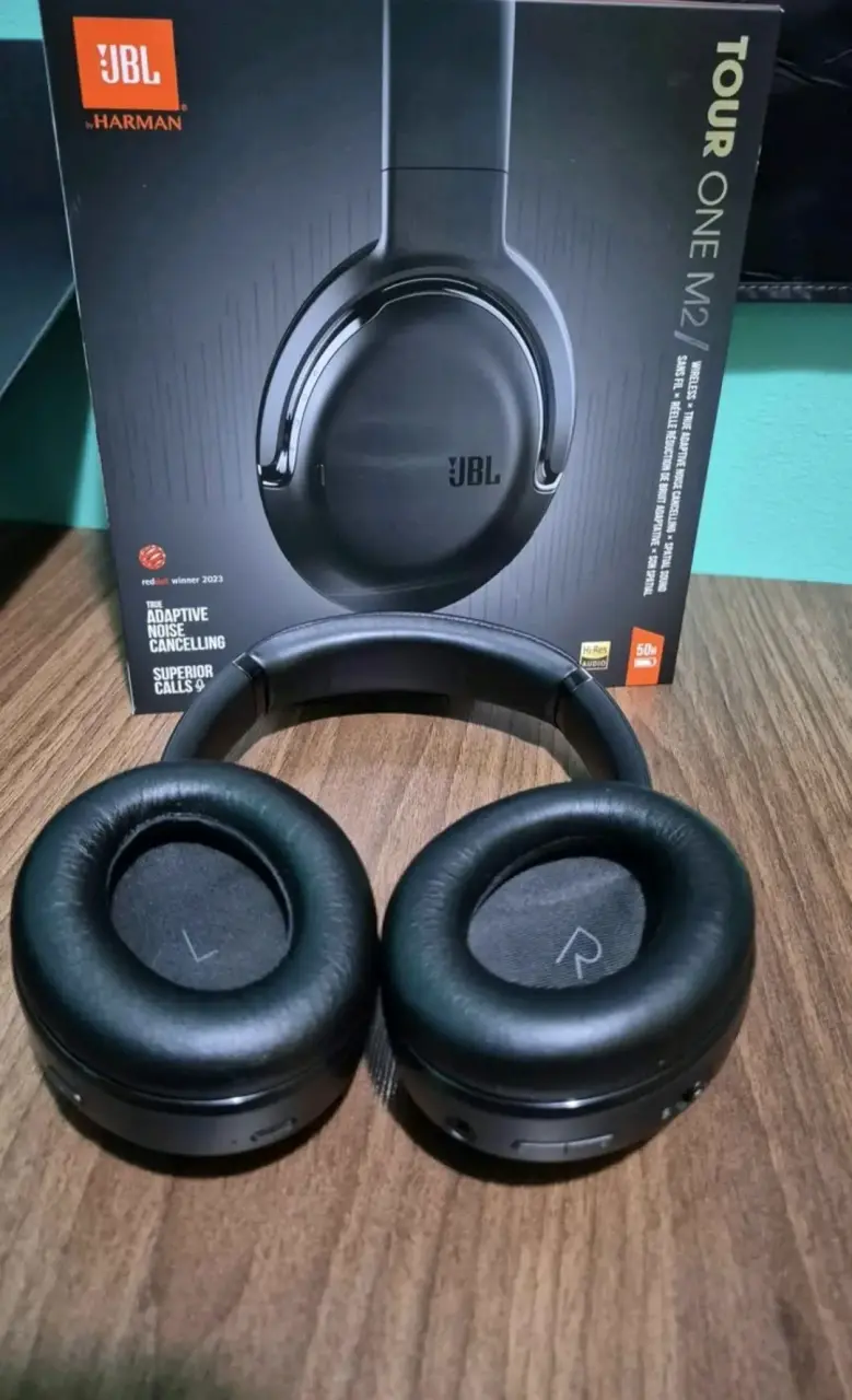 Audífonos JBL  One Tour M2 Hi Res - 3
