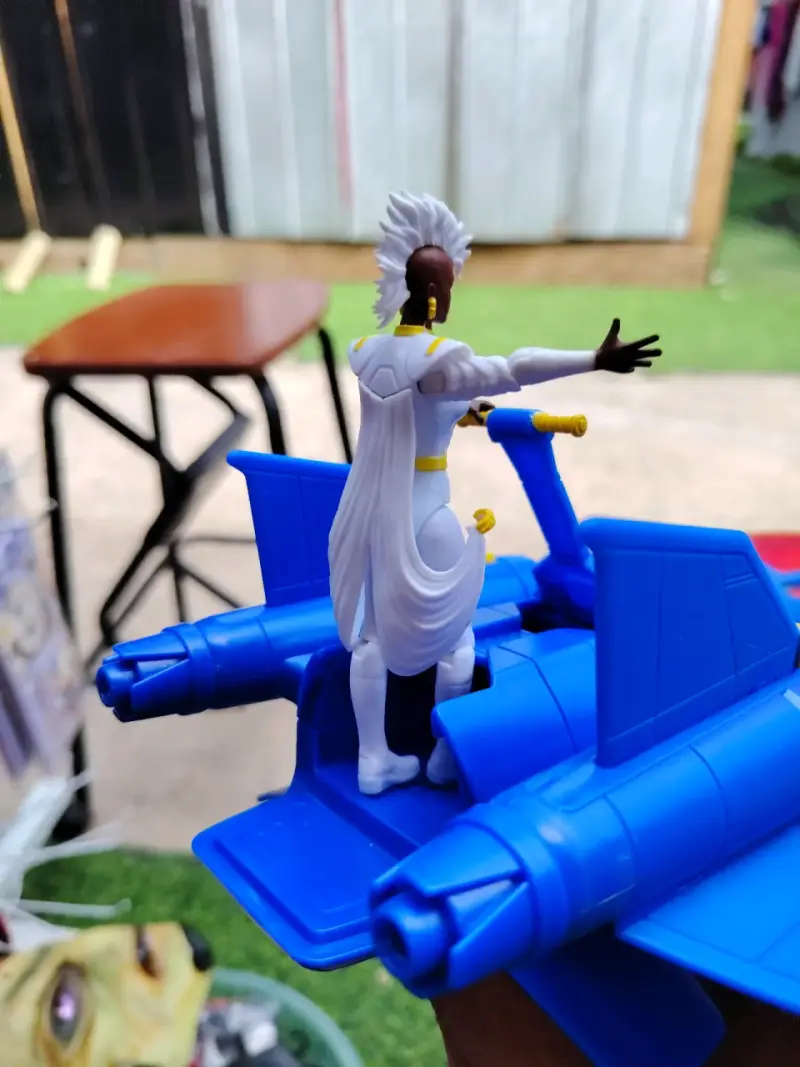 Juguete X-Men 97 Jet con Figura Storm - 3