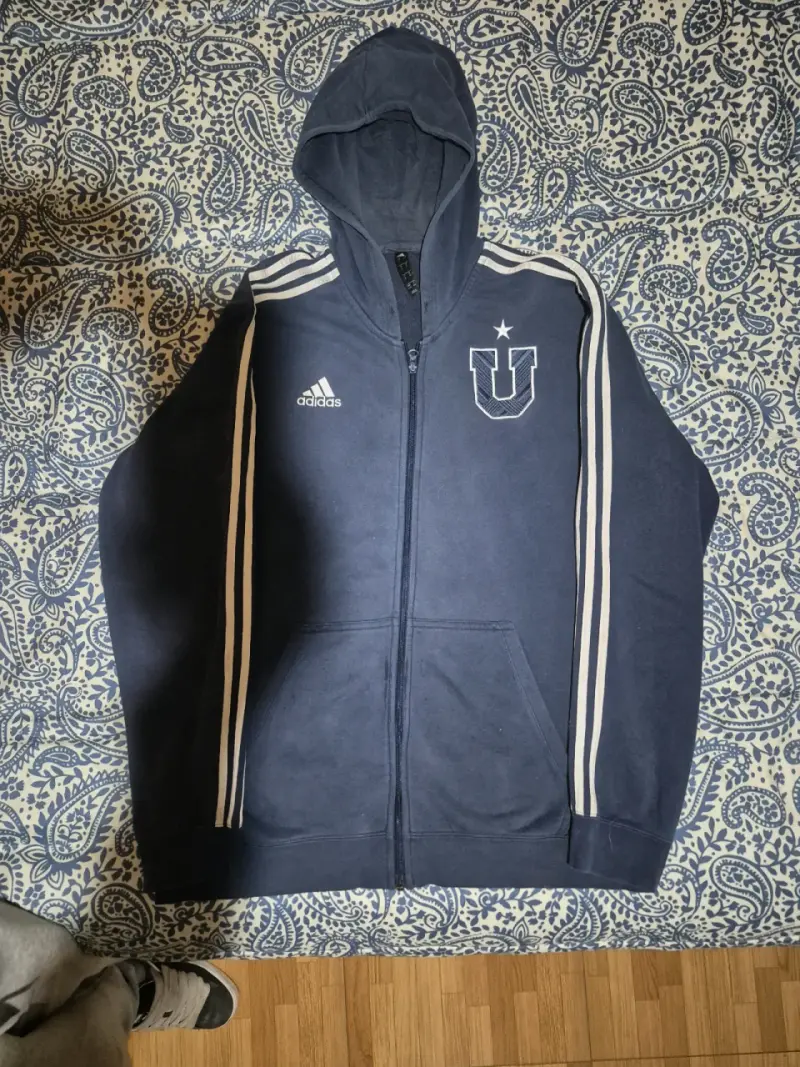 Polerón con capucha azul Adidas U de Chile