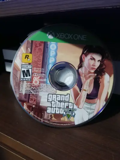 Juego Xbox One Grand Theft Auto V - miniatura 1