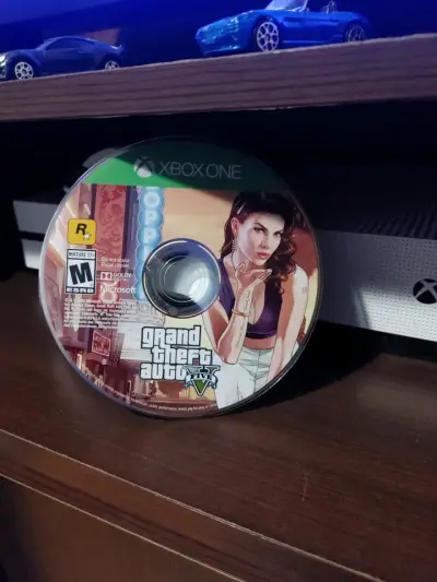 Juego Xbox One Grand Theft Auto V - miniatura 2
