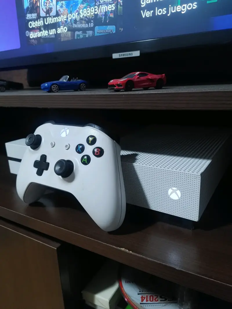 Consola Xbox One S con Control Blanco - 2
