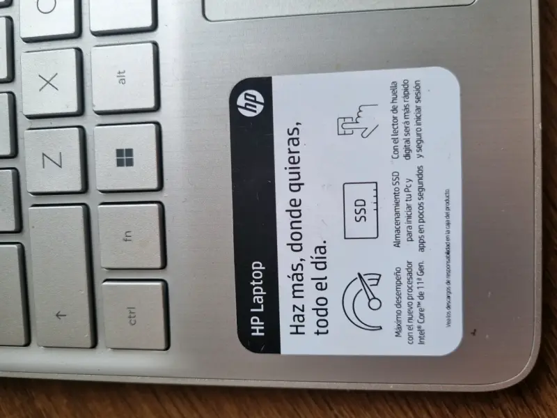Laptop HP con pantalla grande i3 - 2