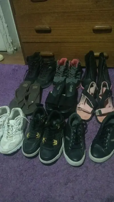 Lote de calzado variado para hombre y mujer - miniatura 1