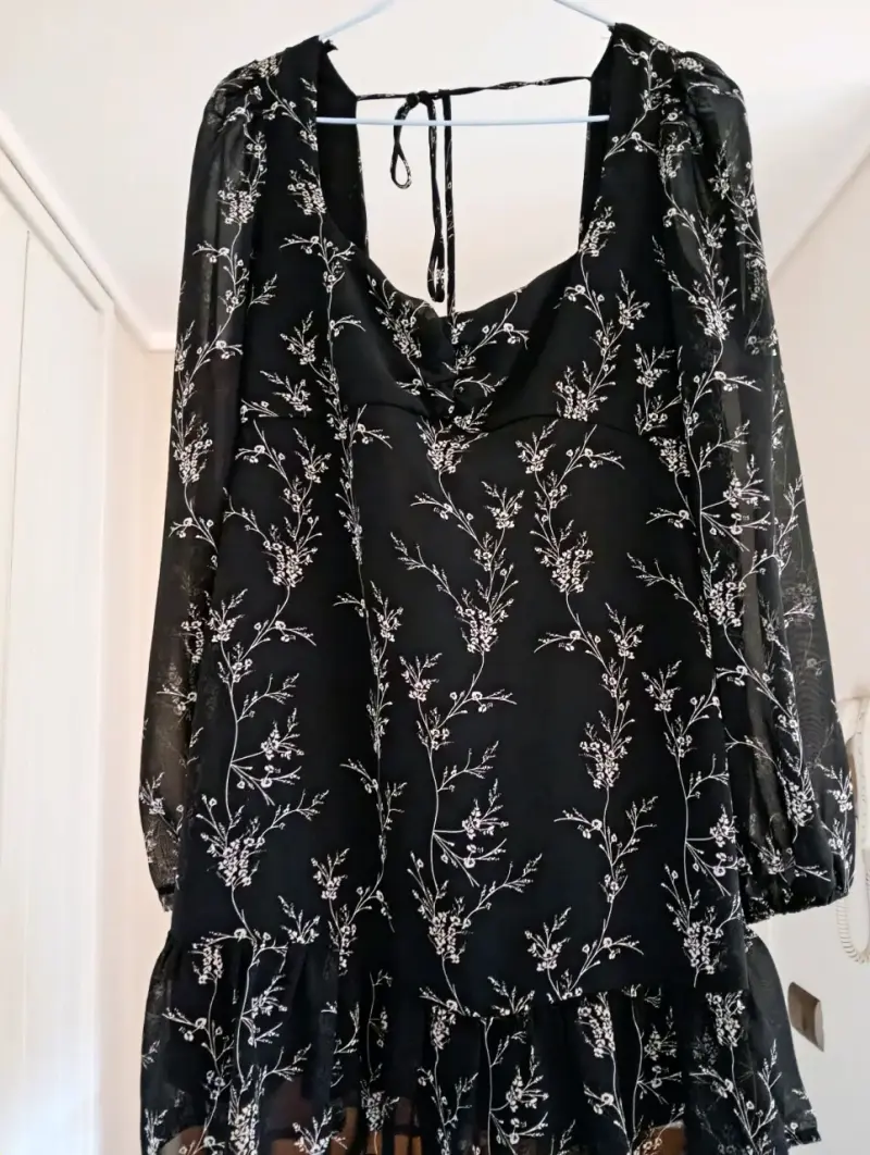 Blusa de gasa negro con estampado floral S - 1