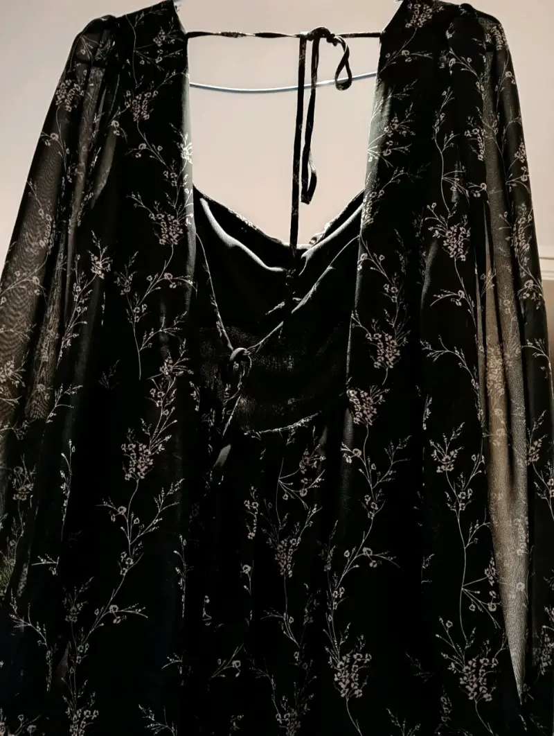 Blusa de gasa negro con estampado floral S - 2