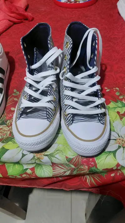 Zapatillas altas grises Nike en buen estado - miniatura 3