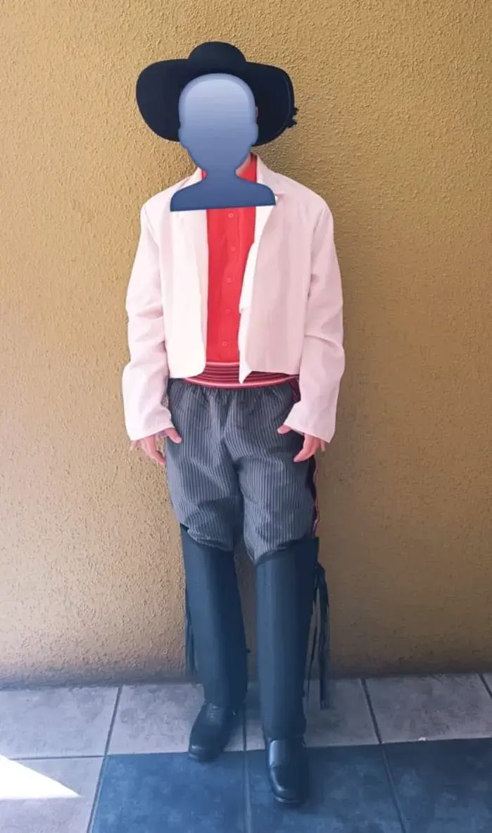 Traje de huaso chileno tradicional para hombre