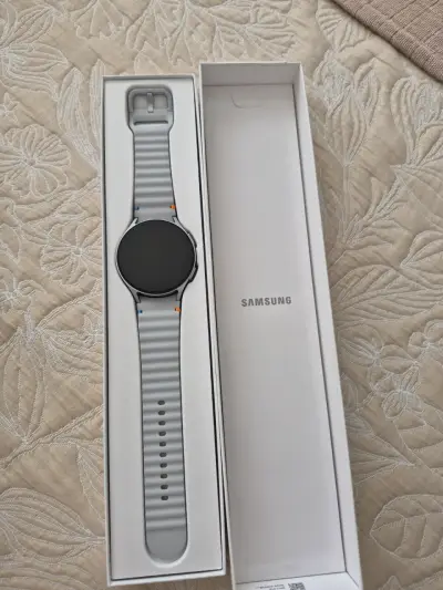Samsung Galaxy Watch7 nuevo en caja - miniatura 1