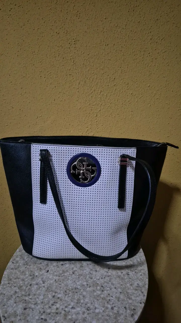 Bolso de mano bicolor elegante - 1