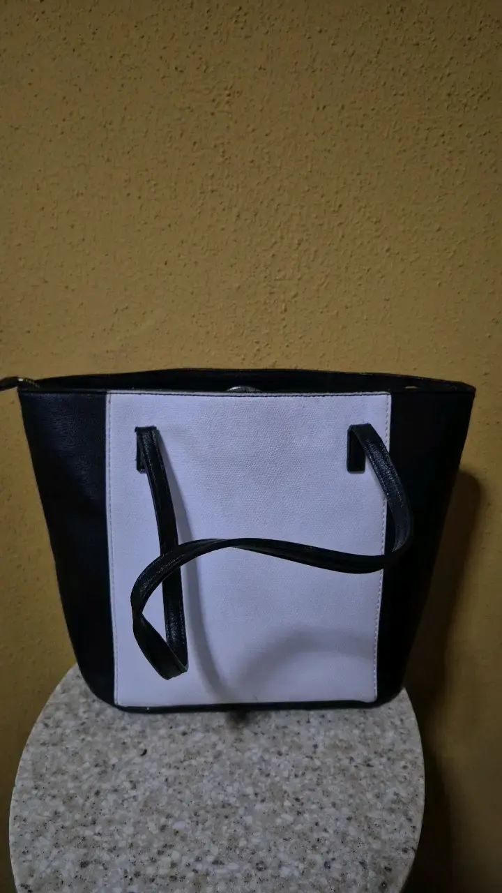 Bolso de mano bicolor elegante - 3