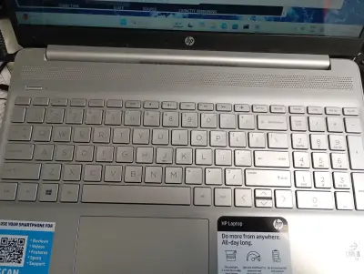 Laptop HP Intel Core i3 10ma Gen 12GB RAM - miniatura 1