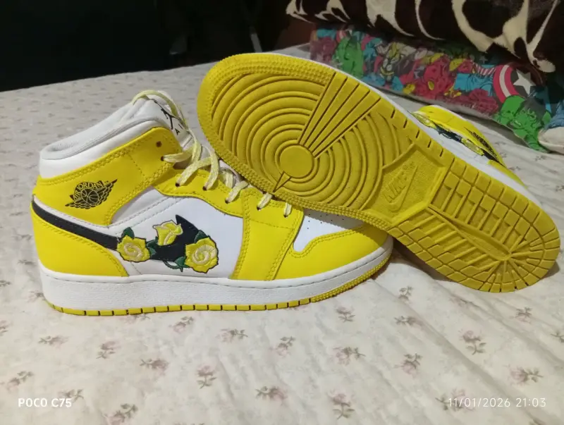 Zapatillas Air Jordan amarillas con blanco origina - 5