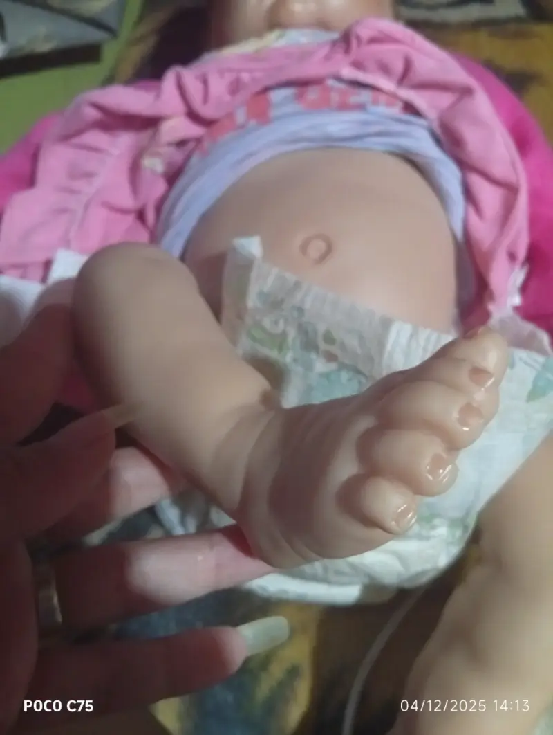 Muñeca bebé realista de vinilo siliconado - 2