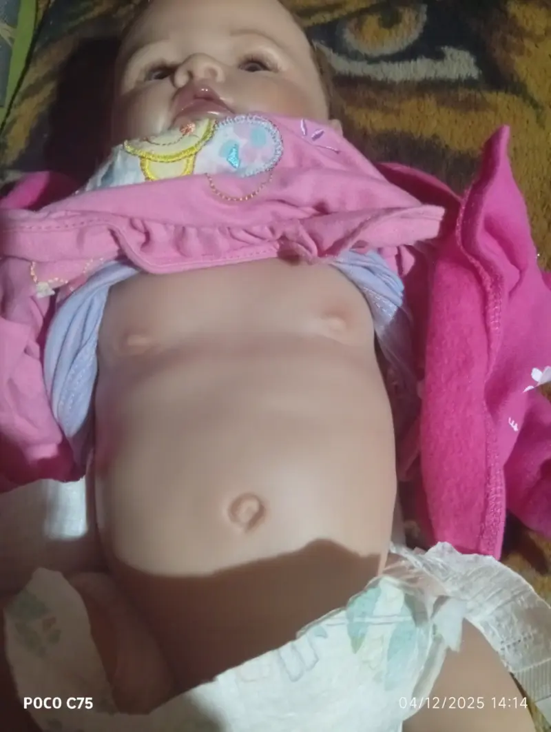 Muñeca bebé realista de vinilo siliconado - 4