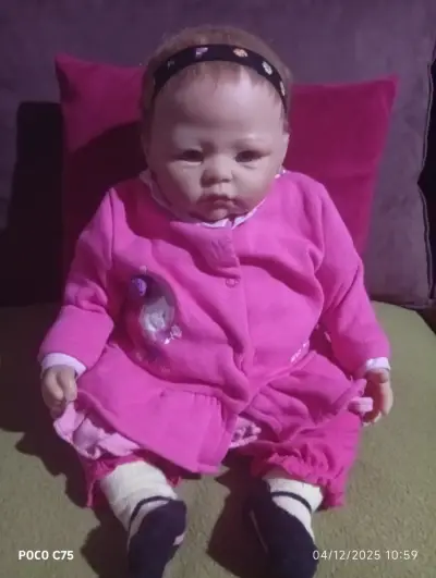 Muñeca bebé realista de vinilo siliconado - miniatura 6