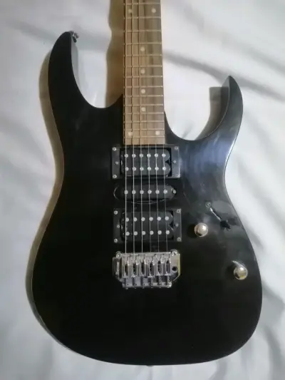 Guitarra Ibanez - miniatura 1