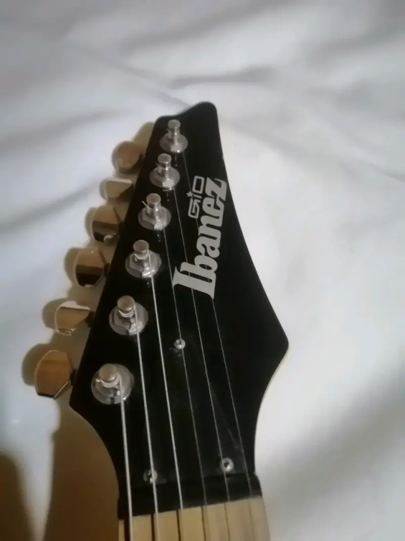 Guitarra Ibanez - 3