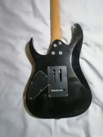 Guitarra Ibanez - miniatura 4