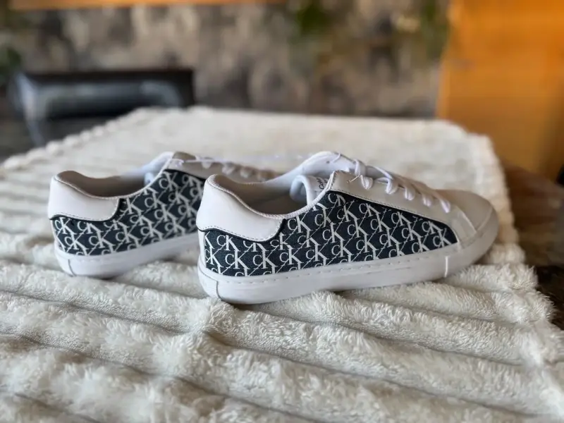 Zapatillas blancas Calvin Klein con logo lateral - 2