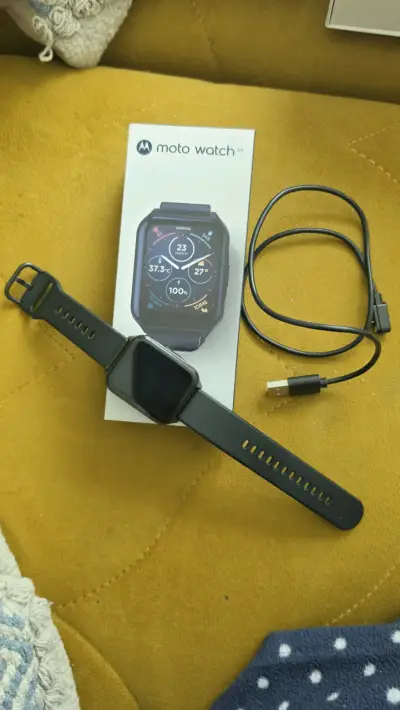 Smartwatch Moto Watch 70 con correa negra - miniatura 1