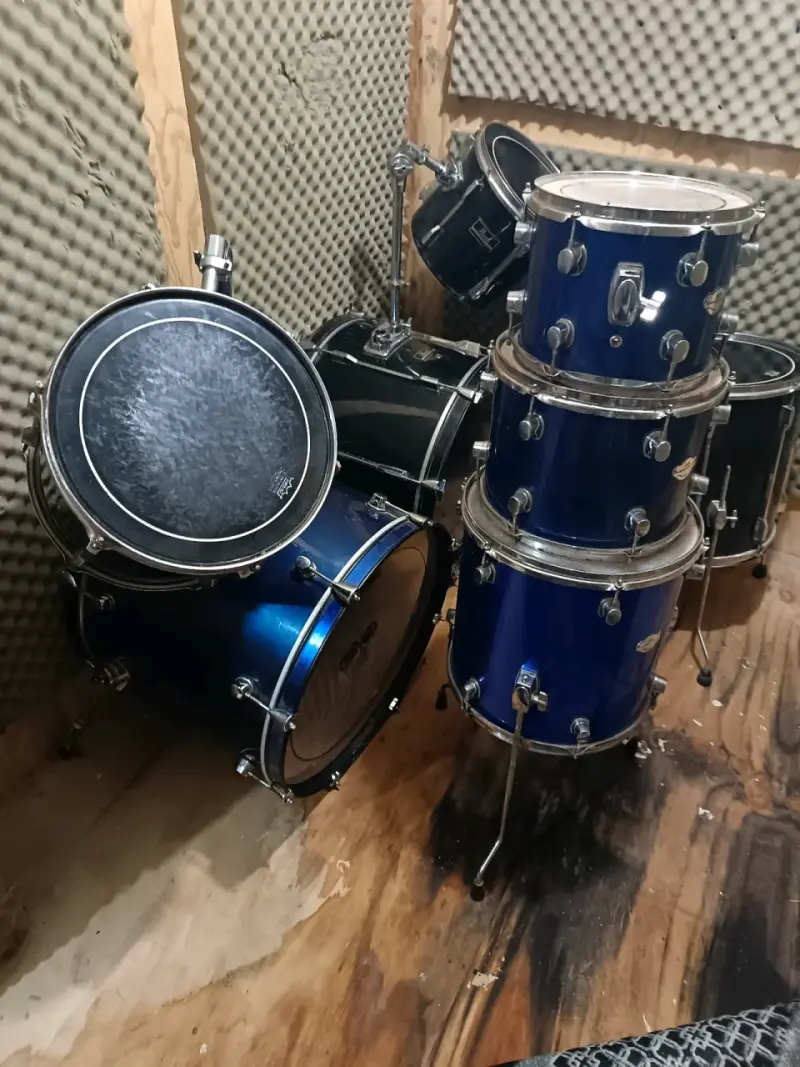 Batería acústica azul completa en buen estado - 2