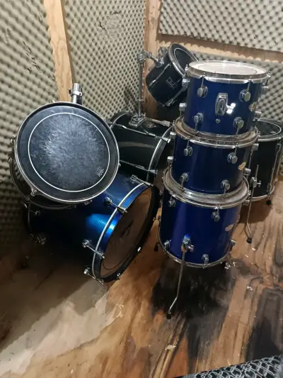 Batería acústica azul completa en buen estado - miniatura 2