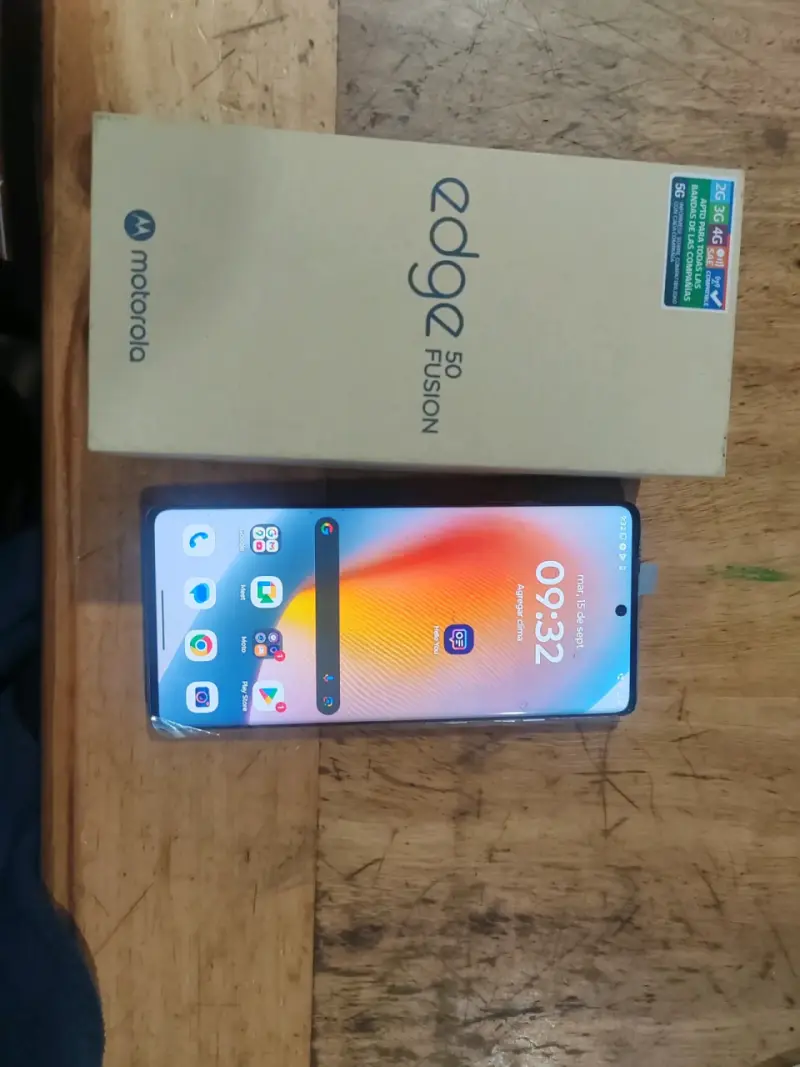 Smartphone Motorola Edge 50 Fusion en buen estado - 1