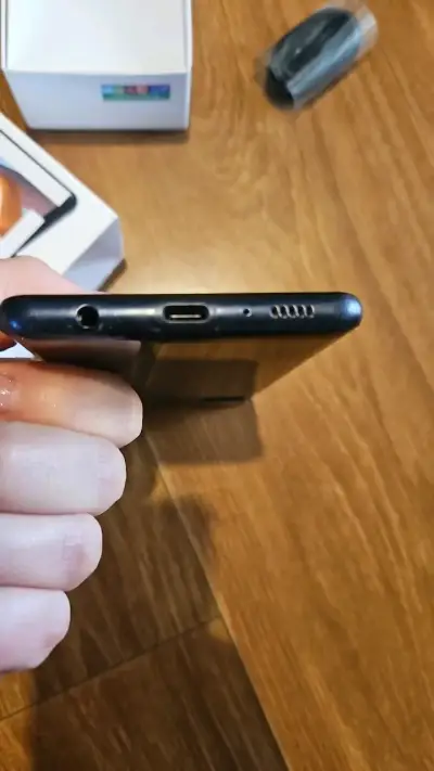 Samsung Galaxy A21s smartphone en buen estado - miniatura 4