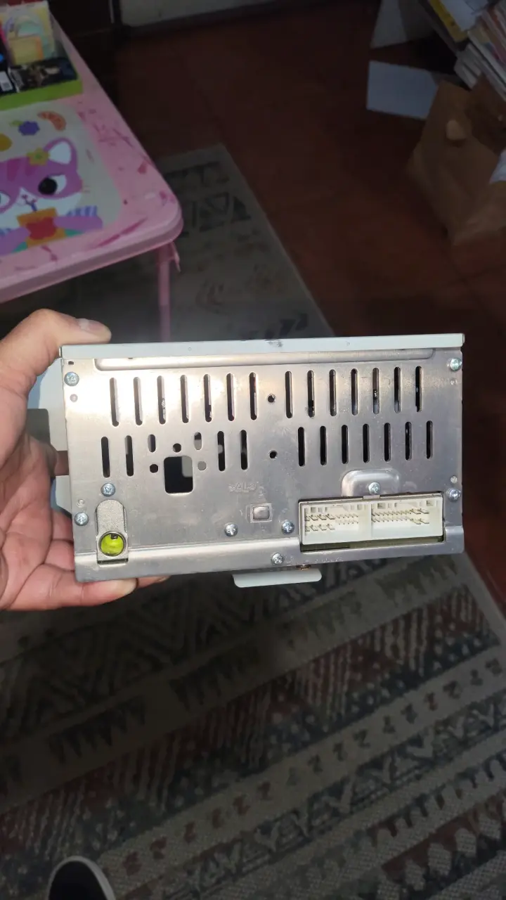 Radio de auto Kia Rio  con panel frontal - 4