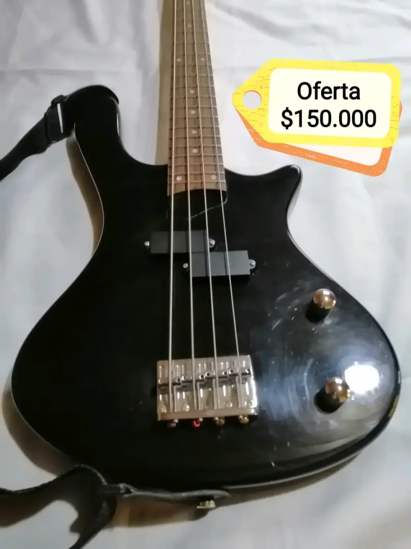 Bajo Eléctrico Washburn T12 con Amplificador - 1