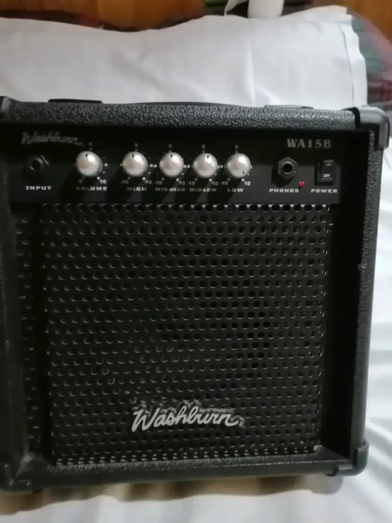 Bajo Eléctrico Washburn T12 con Amplificador - 2