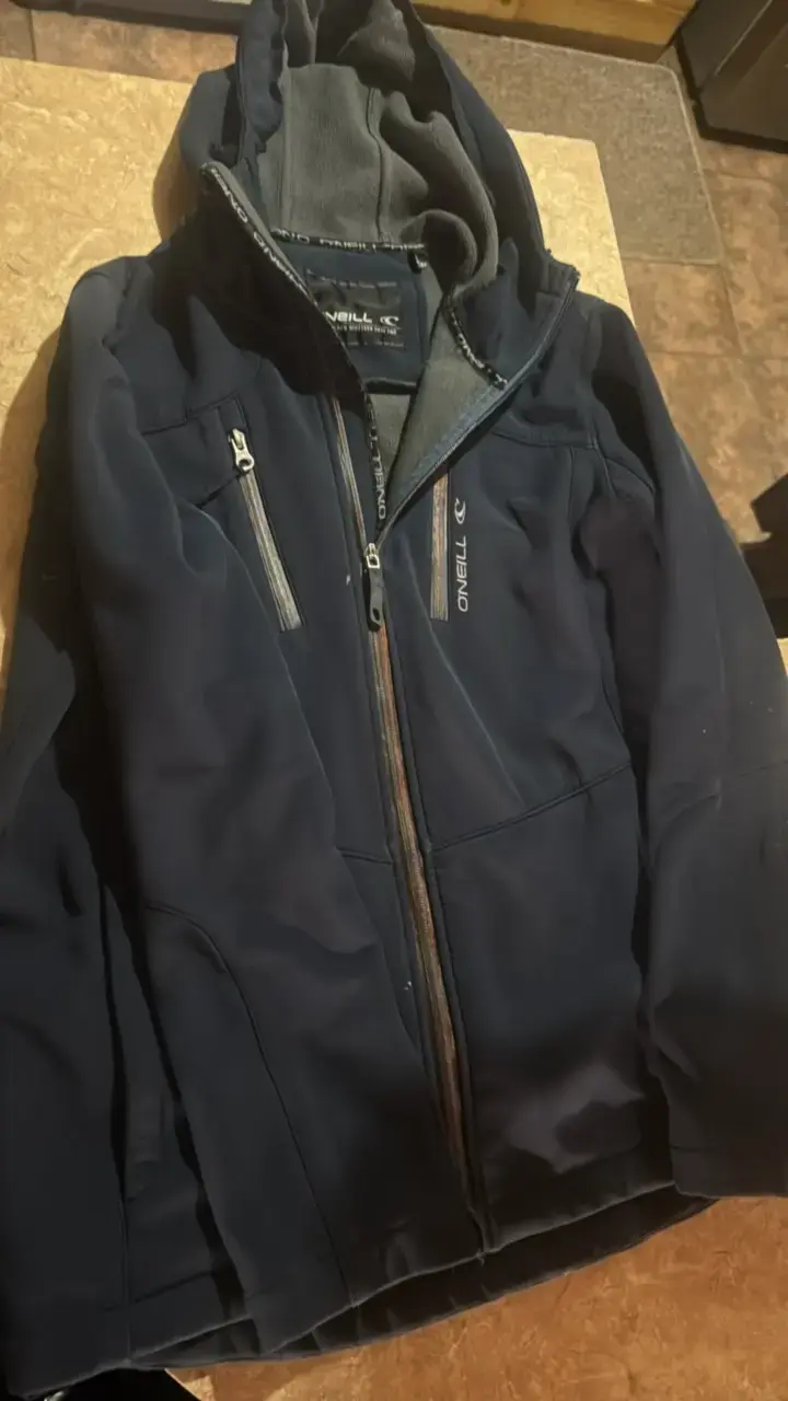 Chaqueta softshell azul O'Neill con capucha