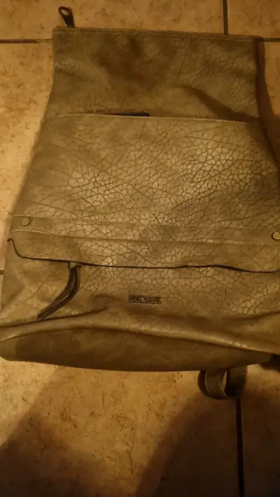 Mochila de cuero sintético Secret beige - miniatura 1