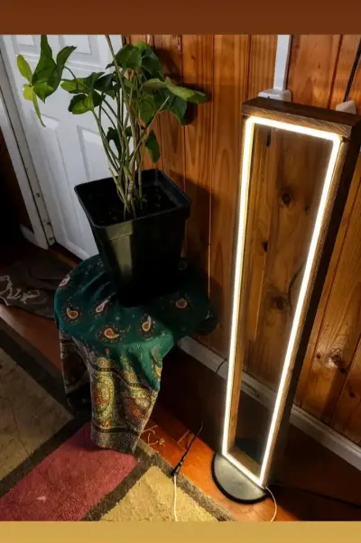 Lámpara de pie LED moderna de madera - miniatura 1