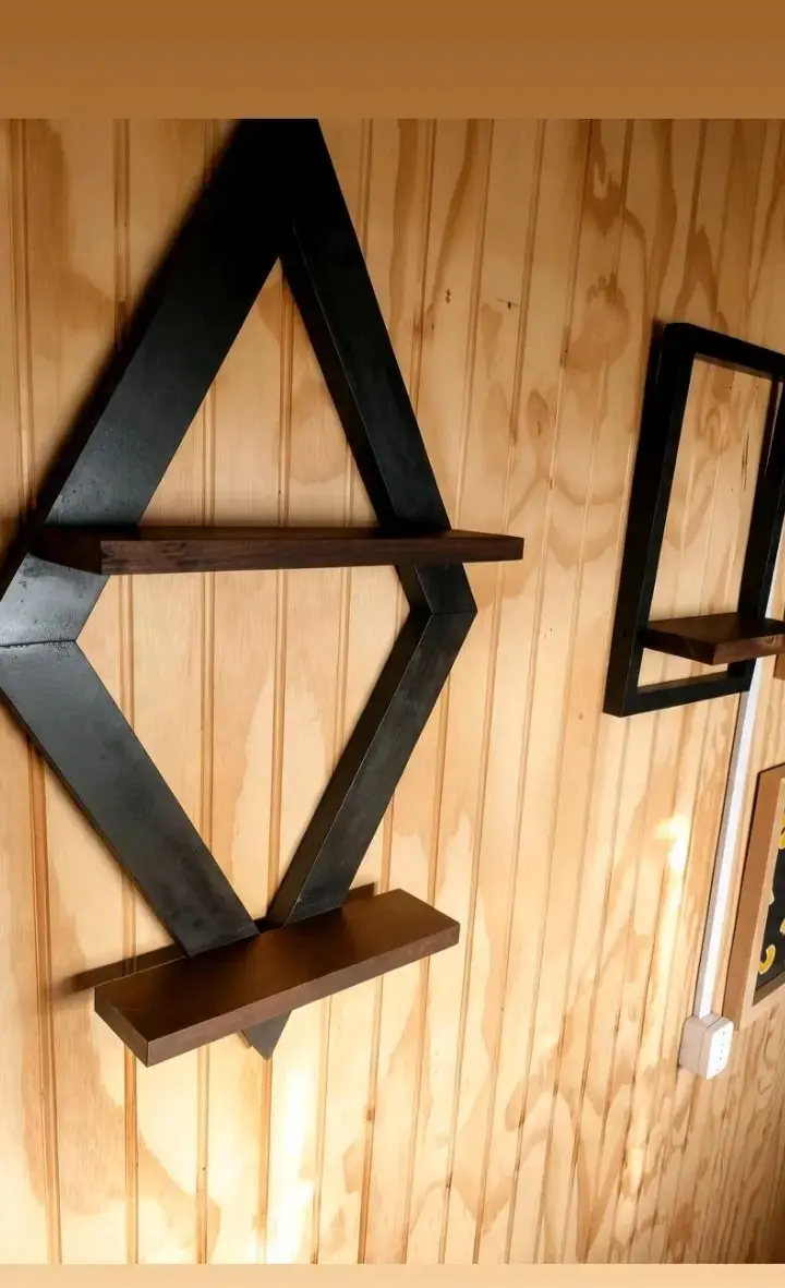 Estante de pared geométrico de madera - 2