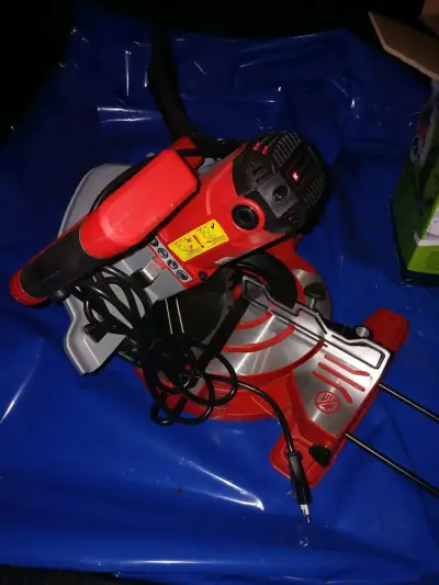 Sierra Ingleteadora Eléctrica Einhell TC-MS 2112 - miniatura 2