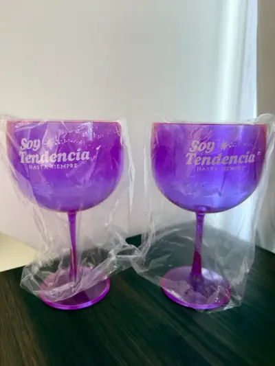 Copas plásticas moradas Soy Tendencia 12 años - miniatura 1