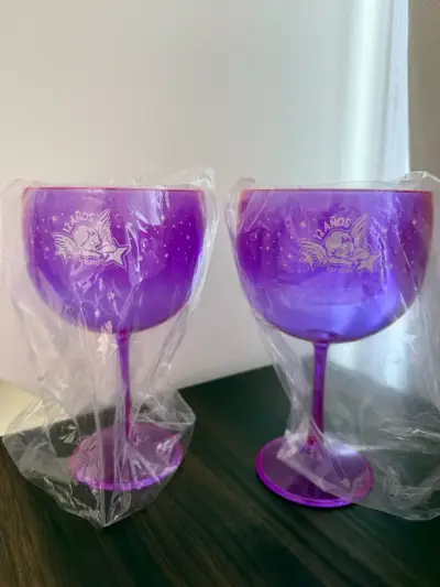 Copas plásticas moradas Soy Tendencia 12 años - miniatura 2