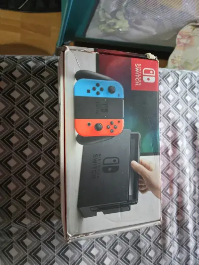 Consola Nintendo Switch con Joy-Con y accesorios - miniatura 3