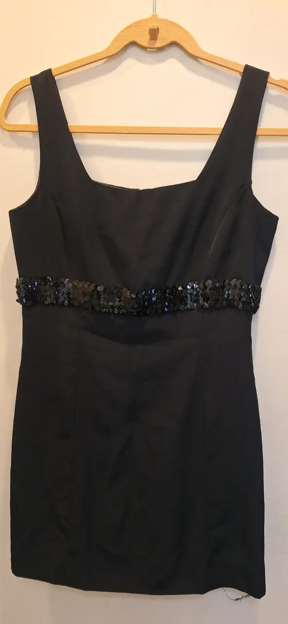 Vestido negro con lentejuelas H&M talla 32