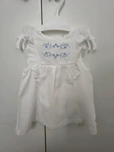Vestido talla 6 meses - miniatura 2