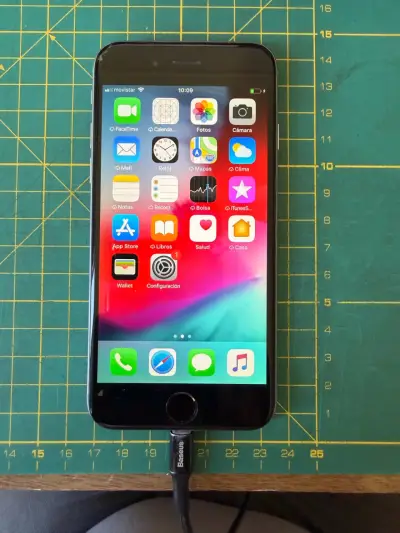 iPhone 6 de 32GB en buen estado - miniatura 1