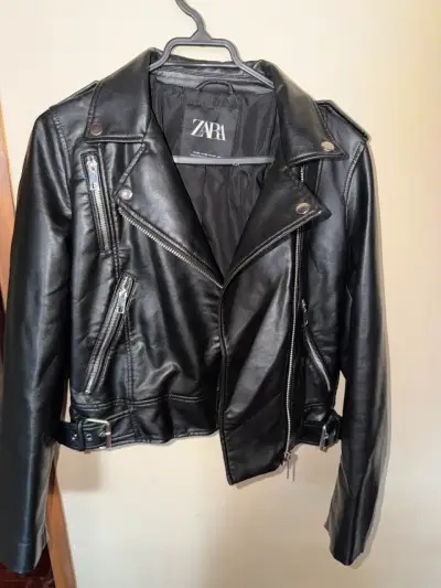Chaqueta de cuero negra Zara para mujer - miniatura 1