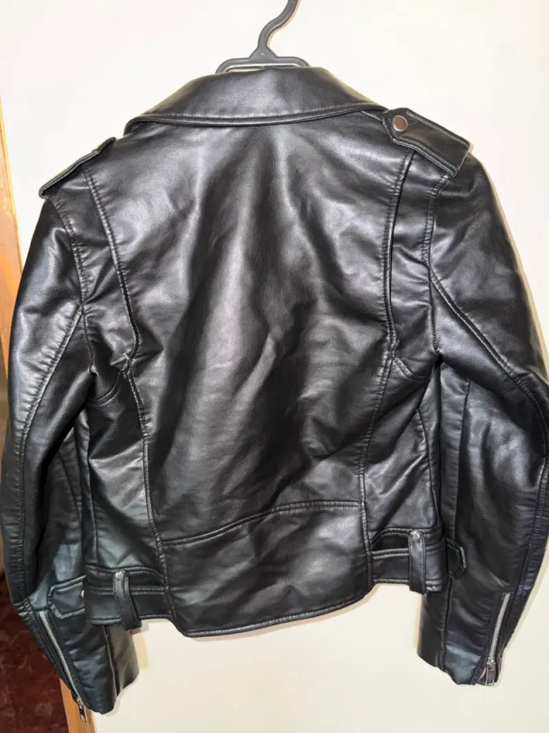 Chaqueta de cuero negra Zara para mujer - 2