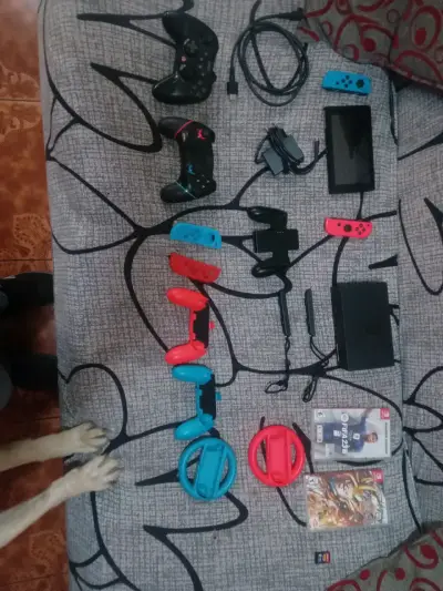 Nintendo Switch con Mario Kart 8 Deluxe y accesorios - miniatura 2