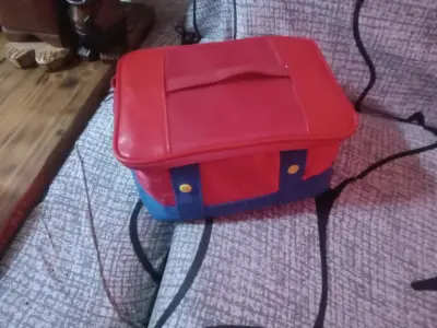 Nintendo Switch con Mario Kart 8 Deluxe y accesorios - miniatura 6
