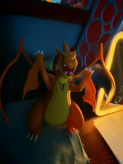 Figura de acción Charizard Pokémon articulada - miniatura 1