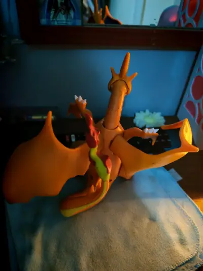 Figura de acción Charizard Pokémon articulada - miniatura 2